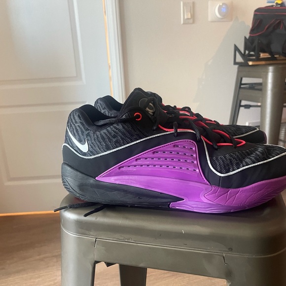 Kd 16. Size 13… 9/10.. worn a few times. Soles are to high for me - Picture 2 of 8